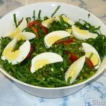 Салат с колбой, овощами и яйцом