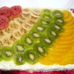Бисквитный торт с фруктами и сливочно-творожным кремом